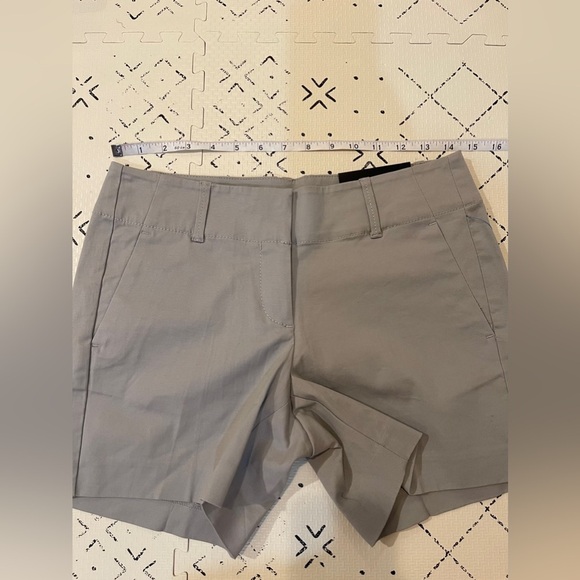 NWT Ann Taylor‎ modern fit metro short 2P - Picture 4 of 6